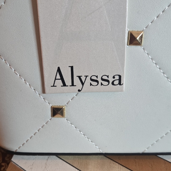 White Quilted Women's Bag - Picture 2 of 12